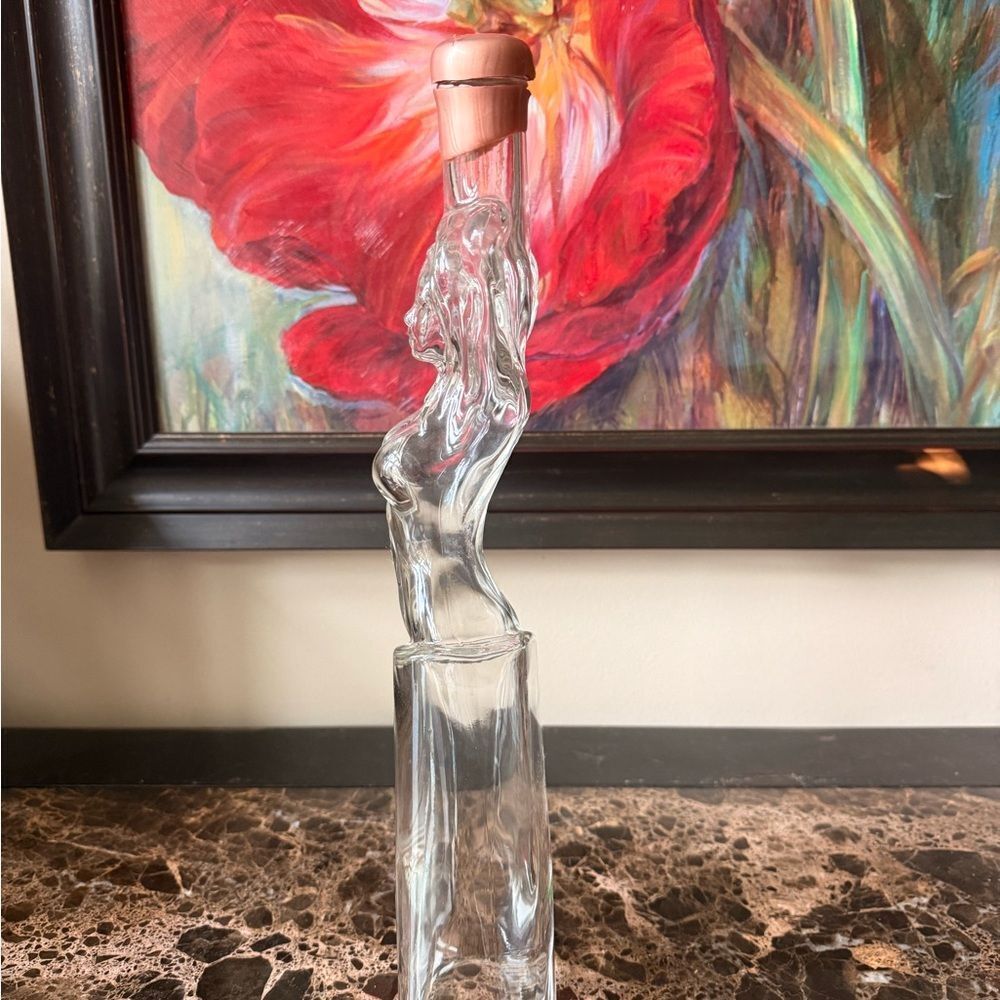 Collectible Vavoom Vodka Bottle with Artistic Design Feminine Glass Sculpture - Picture 9 of 13